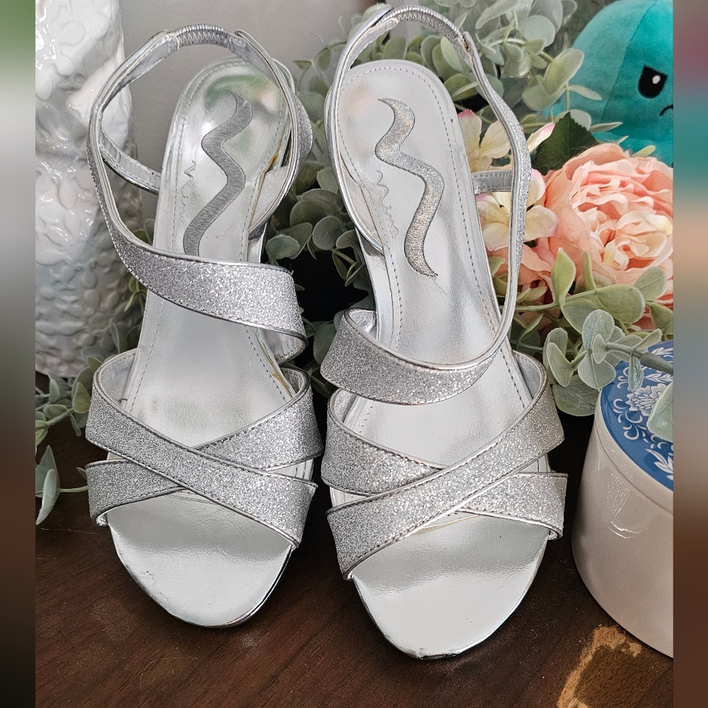 7.5 silver strappy heels sandals by Nina